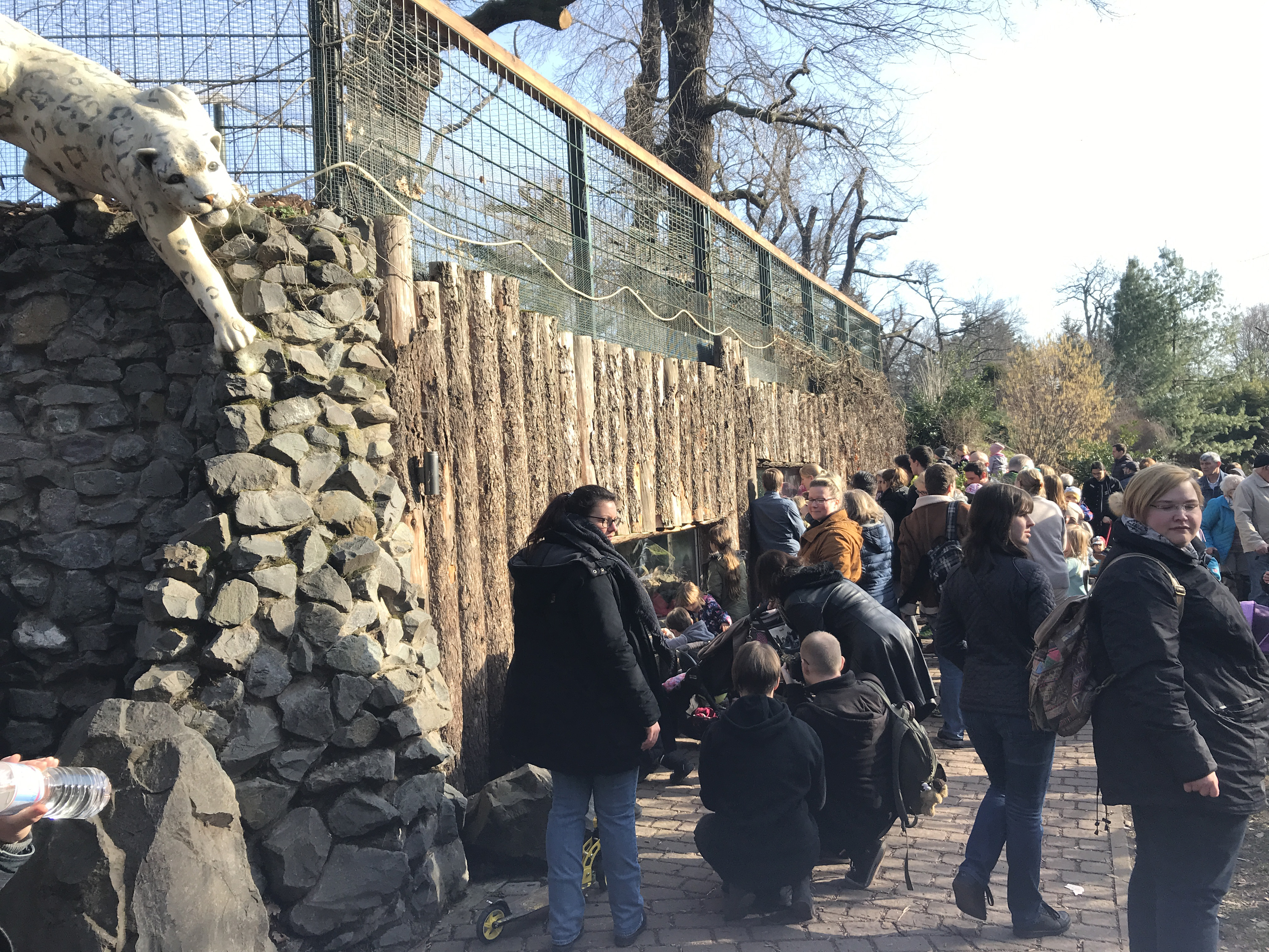 Strahlender Sonnenschein und Sibirisches Lagerfeuer lockte Tausende